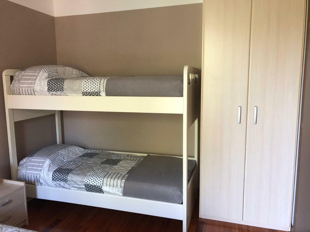 Magia Del Garda Apartment Кастелнуово дел Гарда Екстериор снимка