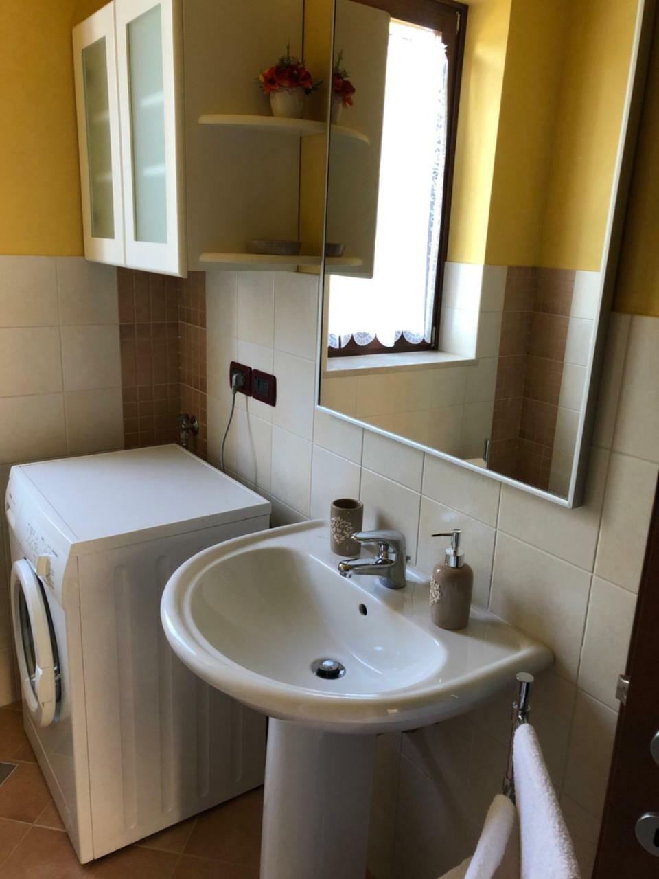 Magia Del Garda Apartment Кастелнуово дел Гарда Екстериор снимка